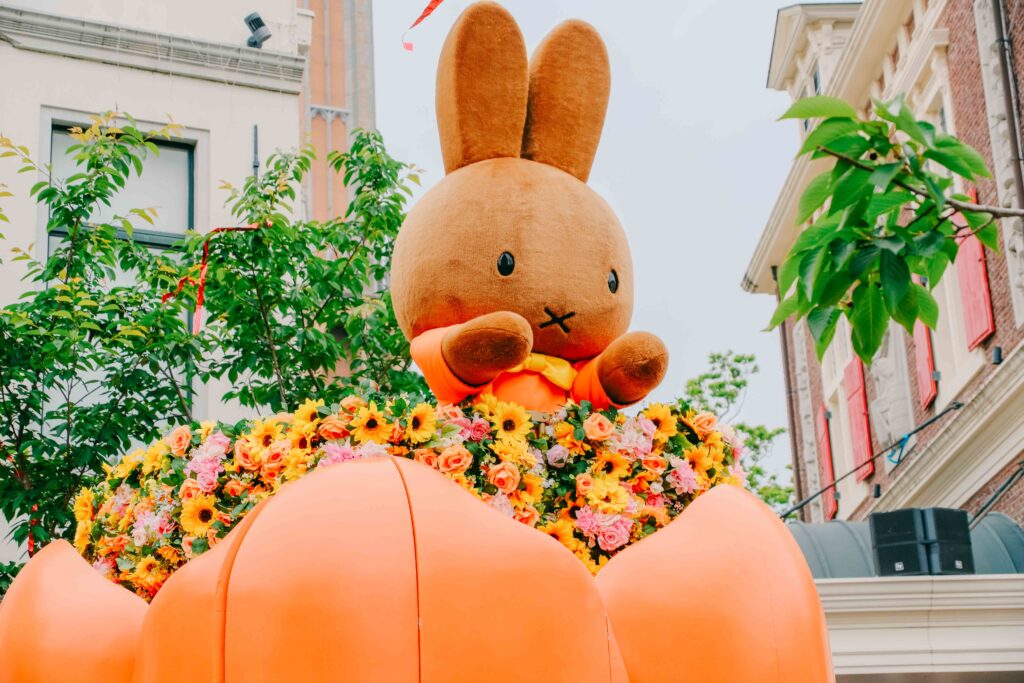 5月のハウステンボスで撮影した街歩きスナップ写真　ミッフィー　パレード　ショー