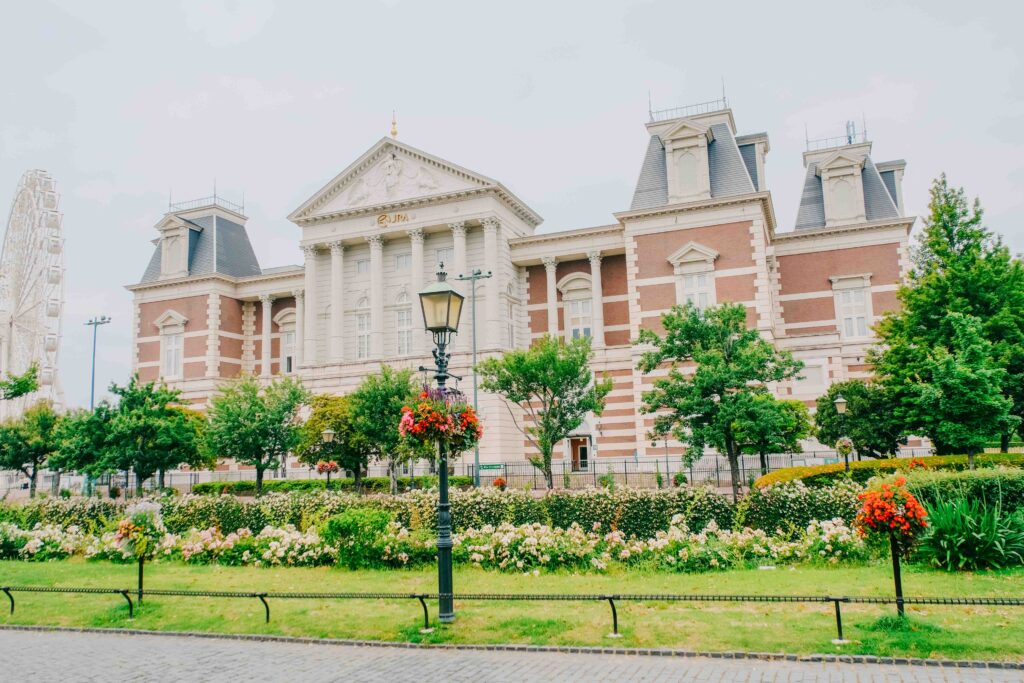 5月のハウステンボスで撮影した街歩きスナップ写真　建築　花