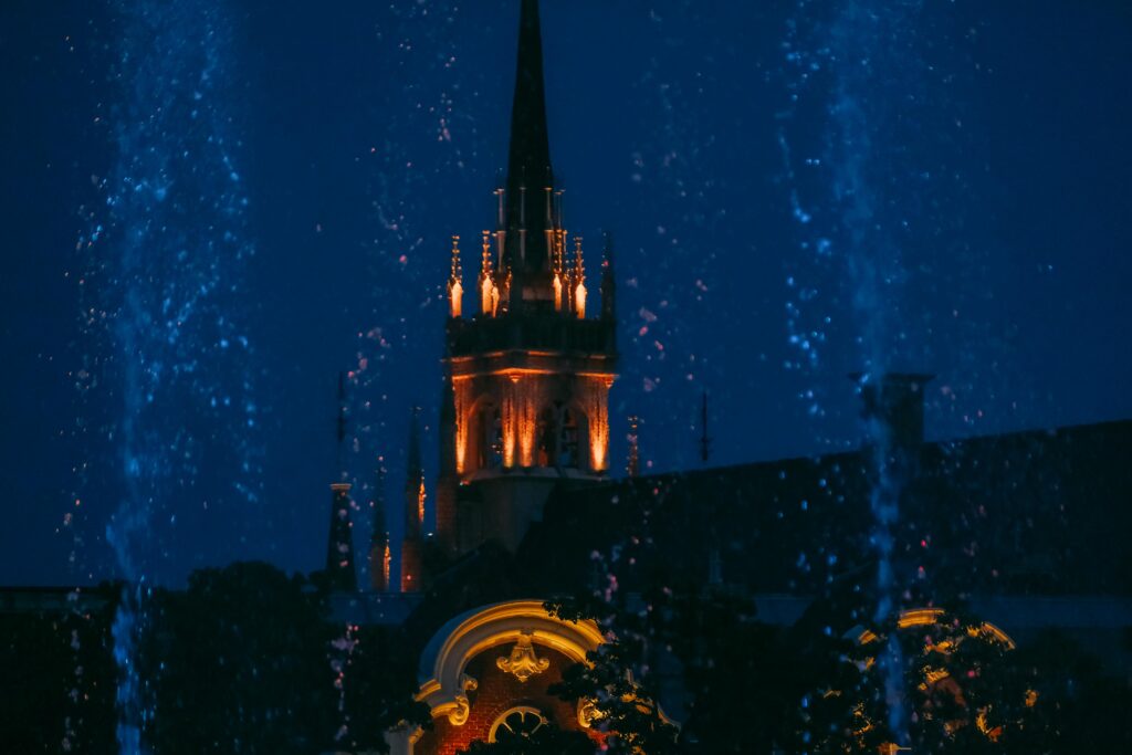 5月のハウステンボスで撮影した街歩きスナップ写真　噴水と夜景