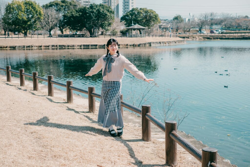 江津湖公園 冬 13時 自然光ポートレート X-T5 XF35mmF1.4 作例